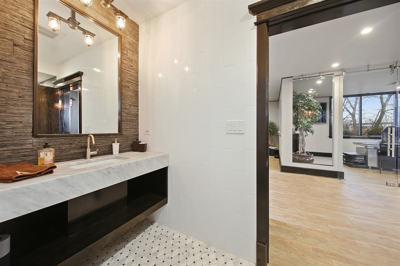 Modern commercial bath